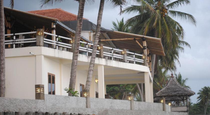 Hotel 77 Sunset Plaza Cisolok Exterior foto