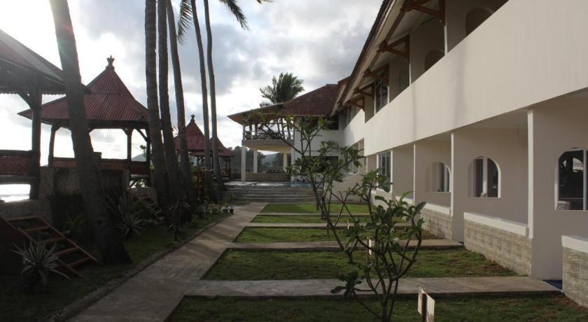 Hotel 77 Sunset Plaza Cisolok Exterior foto