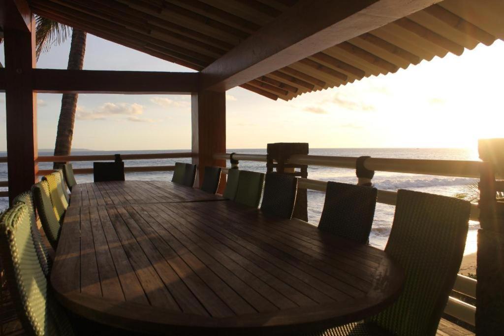 Hotel 77 Sunset Plaza Cisolok Exterior foto